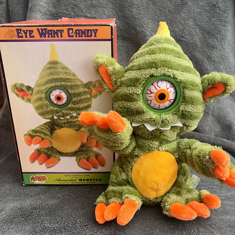 Eye Want Candy Halloween Plush Light Up Dances Sings Monster Mash Cracker Barrel